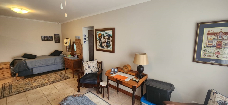 4 Bedroom Property for Sale in Fraaiuitsig Western Cape